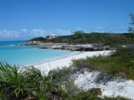 BEACH ONLY MINUTES AWAY
