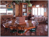 thumb_2252_diningtable.jpg