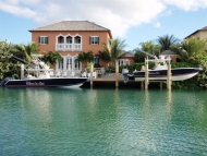 thumb_2566_vv2canalfront1.jpg