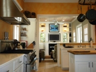thumb_2566_vv2kitchentvrmasmall.jpg