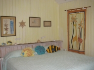 thumb_2808_bdrm.jpg