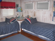 thumb_2808_dhousebdrm.jpg