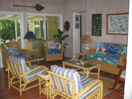 thumb_2808_livingroom.jpg