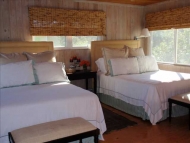 thumb_3403_guestbedroomc.jpg