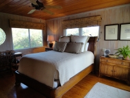 thumb_3403_masterbedroomb.jpg
