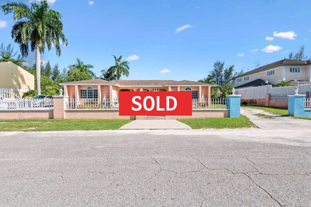 /listing-sold-nassau-duplex-for-sale-78398.html from Coldwell Banker Bahamas Real Estate