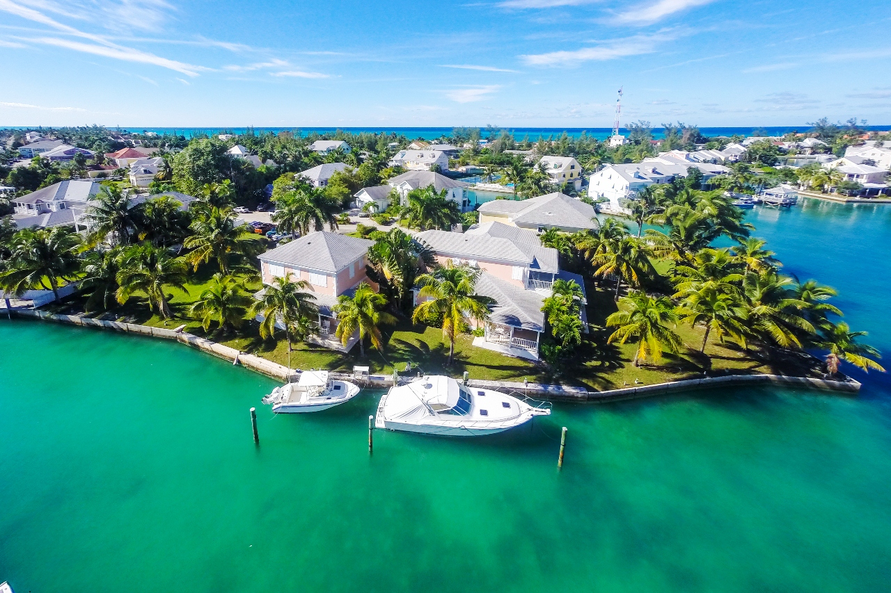 Breathtaking Sandyport Beaches on Nassau in the Bahamas