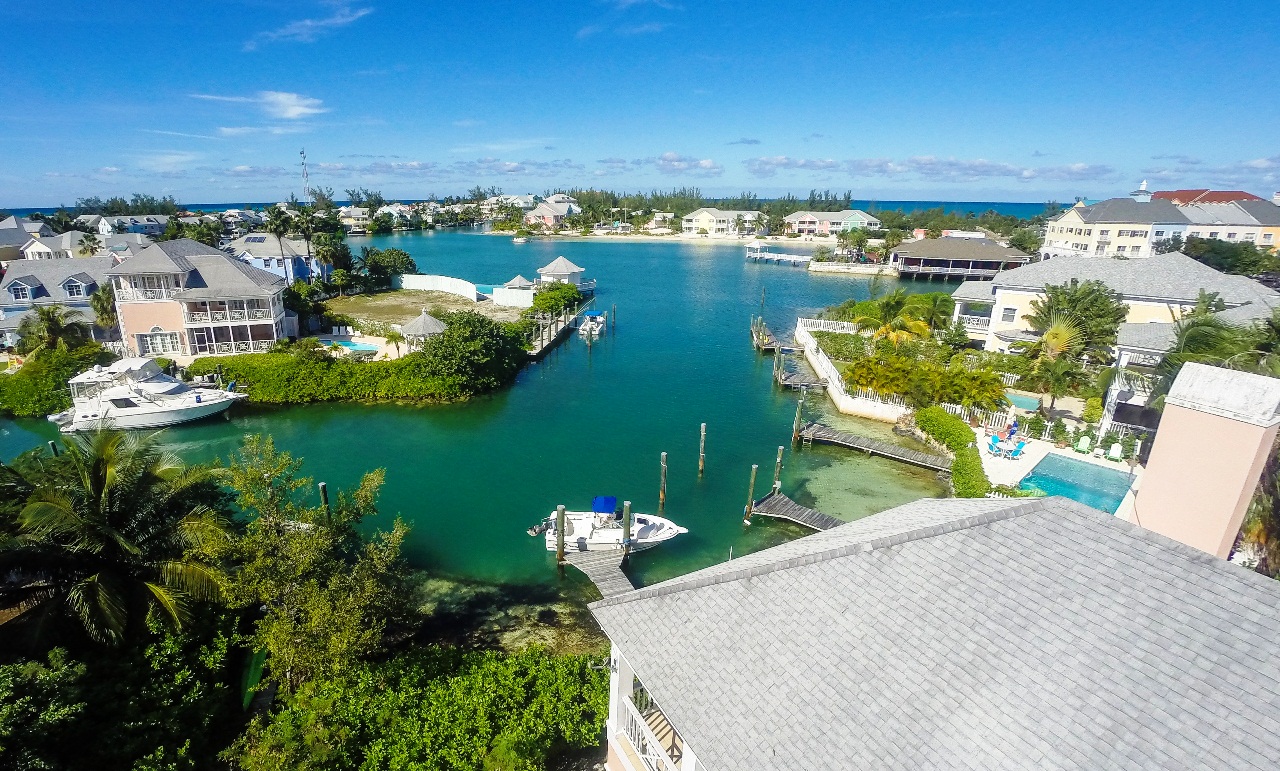 Breathtaking Sandyport Beaches on Nassau in the Bahamas