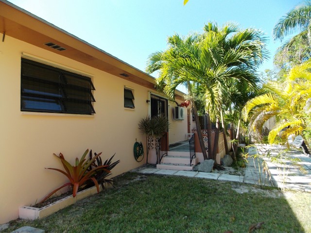 /listing-rented-mount-vernon-11343.html from Coldwell Banker Bahamas Real Estate