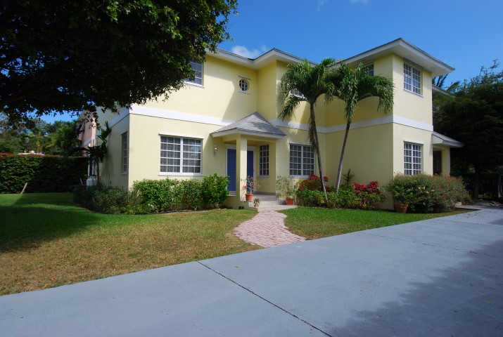/listing-nassau-townhome-rented-12762.html from Coldwell Banker Bahamas Real Estate