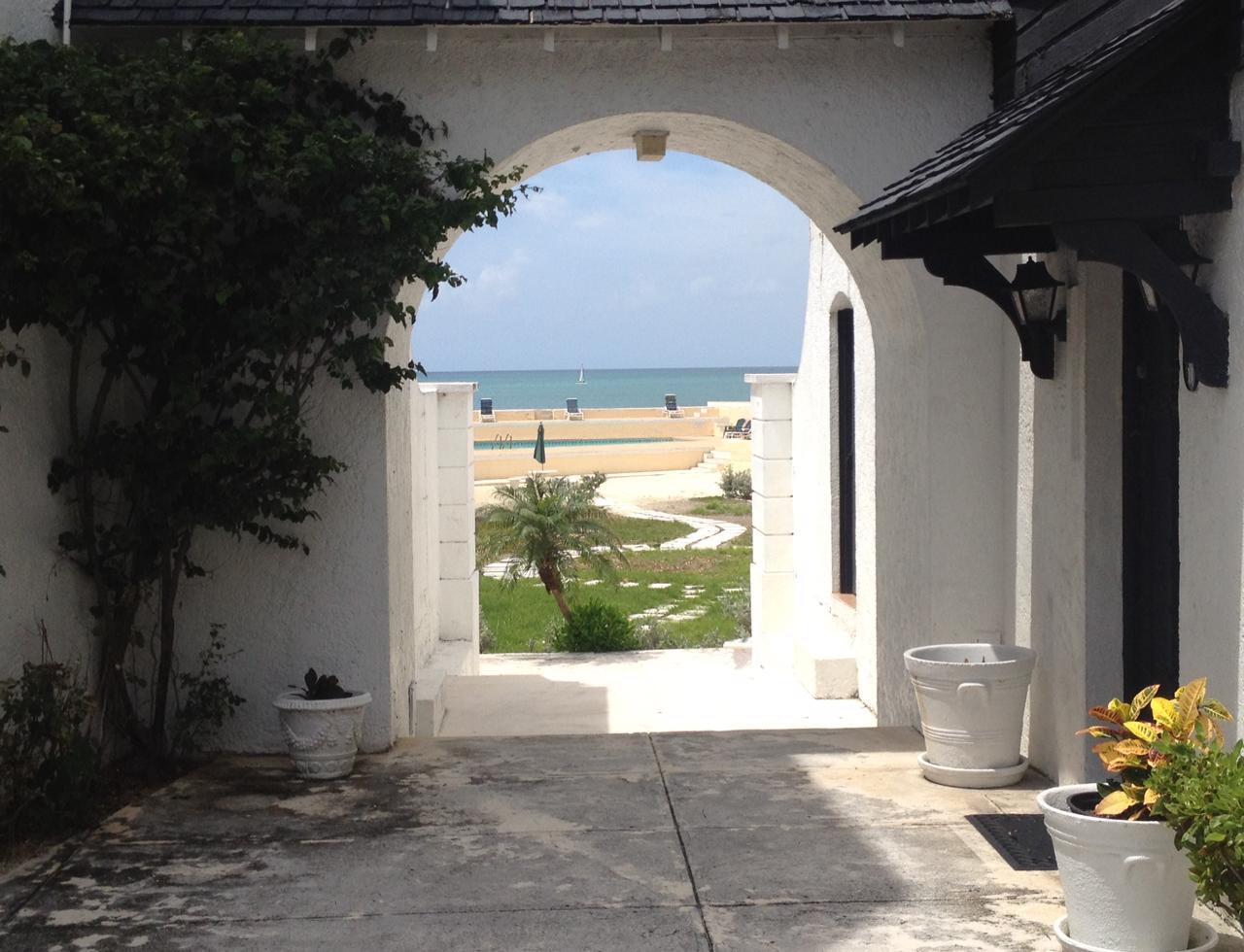 condo for rent cable beach bahamas