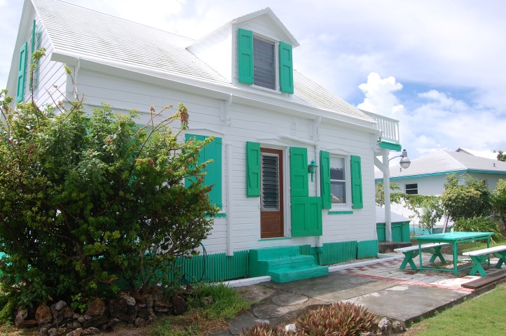 /listing-spanish-wells-harbour-view-cottage-13859.html from Coldwell Banker Bahamas Real Estate