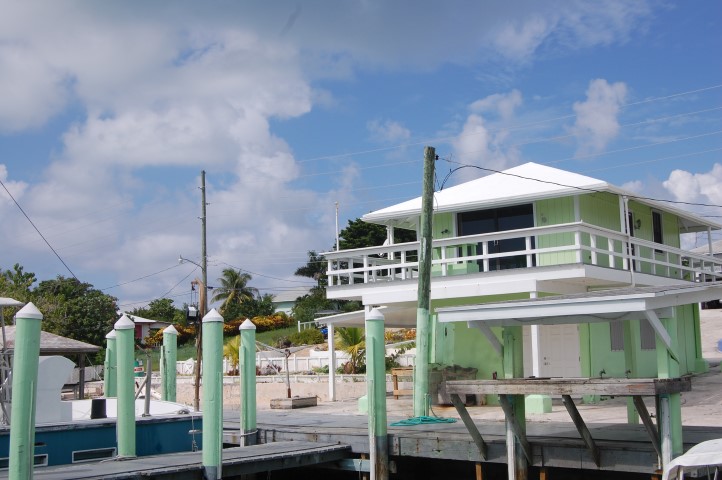 /listing-spanish-wells-harbour-front-cottage-14415.html from Coldwell Banker Bahamas Real Estate