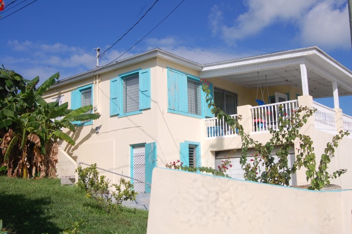 /listing-spanish-wells-house-with-dock-14419.html from Coldwell Banker Bahamas Real Estate