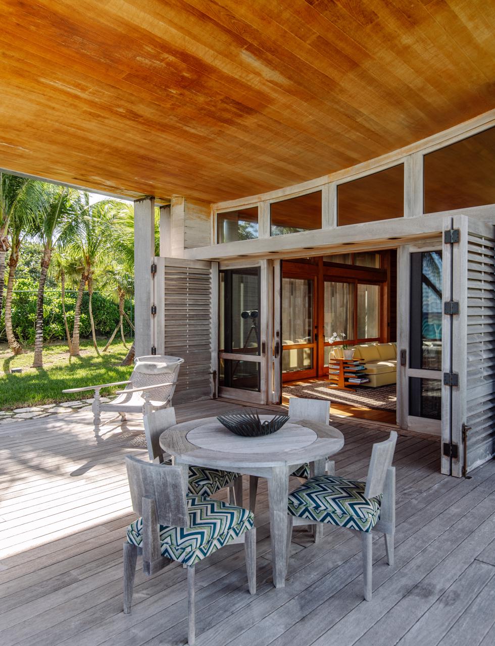 Beachfront Home For Sale in Harbour Island