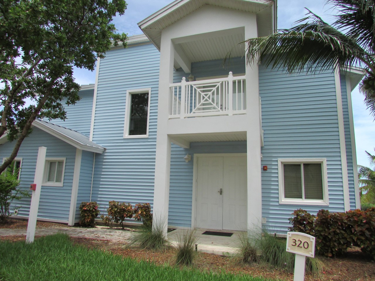 /listing-bimini-bay-townhouse-for-sale-23950.html from Coldwell Banker Bahamas Real Estate
