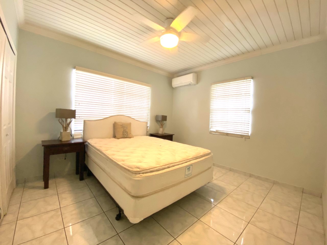 Bahamas Real Estate on Nassau / New Providence For Sale ID 34021