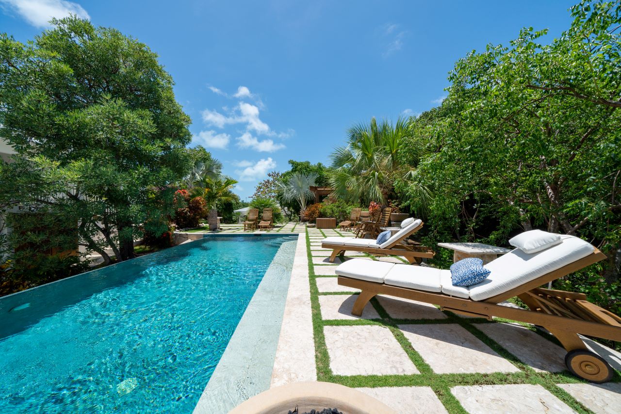 Bahamas Luxury Beachfront Estate For Sale