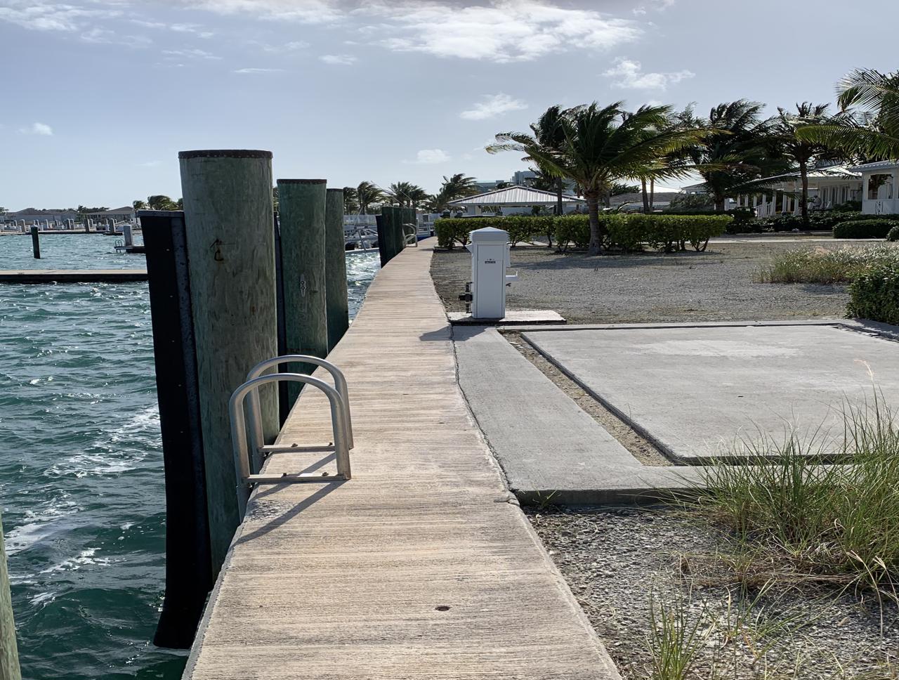 Bimini bayfront home with dockage. 