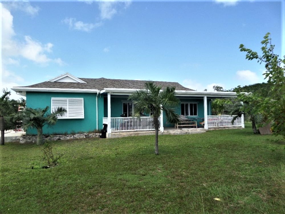 /listing-3-2-house-on-large-lot-in-cartwrights-39446.html from Coldwell Banker Bahamas Real Estate
