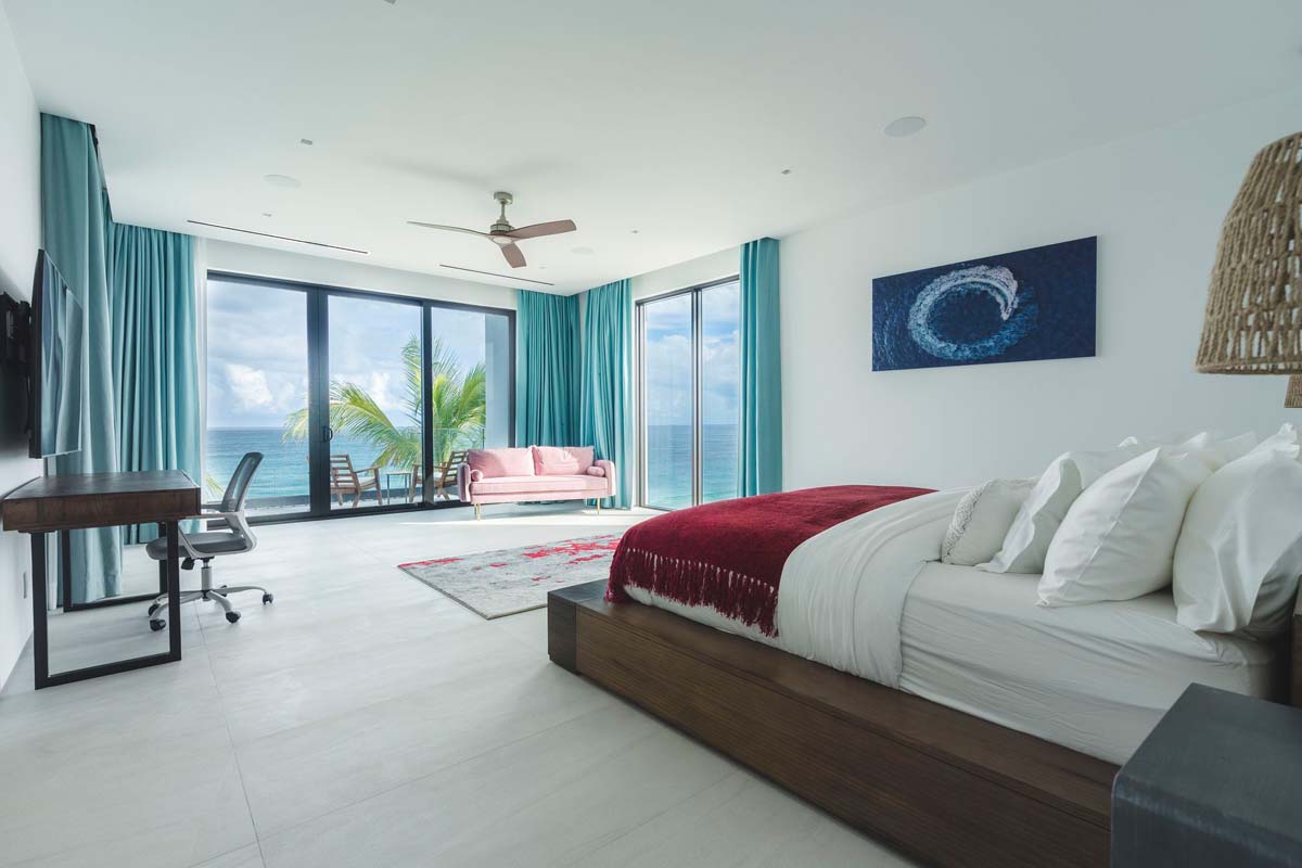 Luxury beachfront home for sale in Harbour Island Bahamas