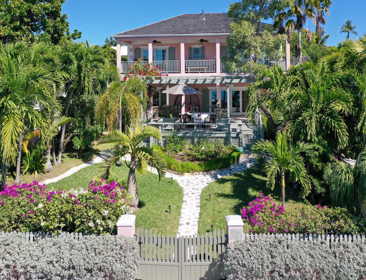 Harbour Island Historic Home with private dock