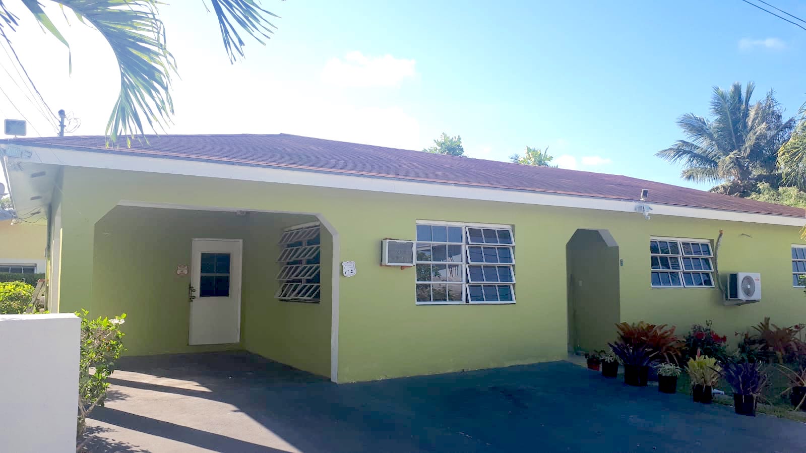 /listing-apartment-for-rent-sea-breeze-lane-41390.html from Coldwell Banker Bahamas Real Estate