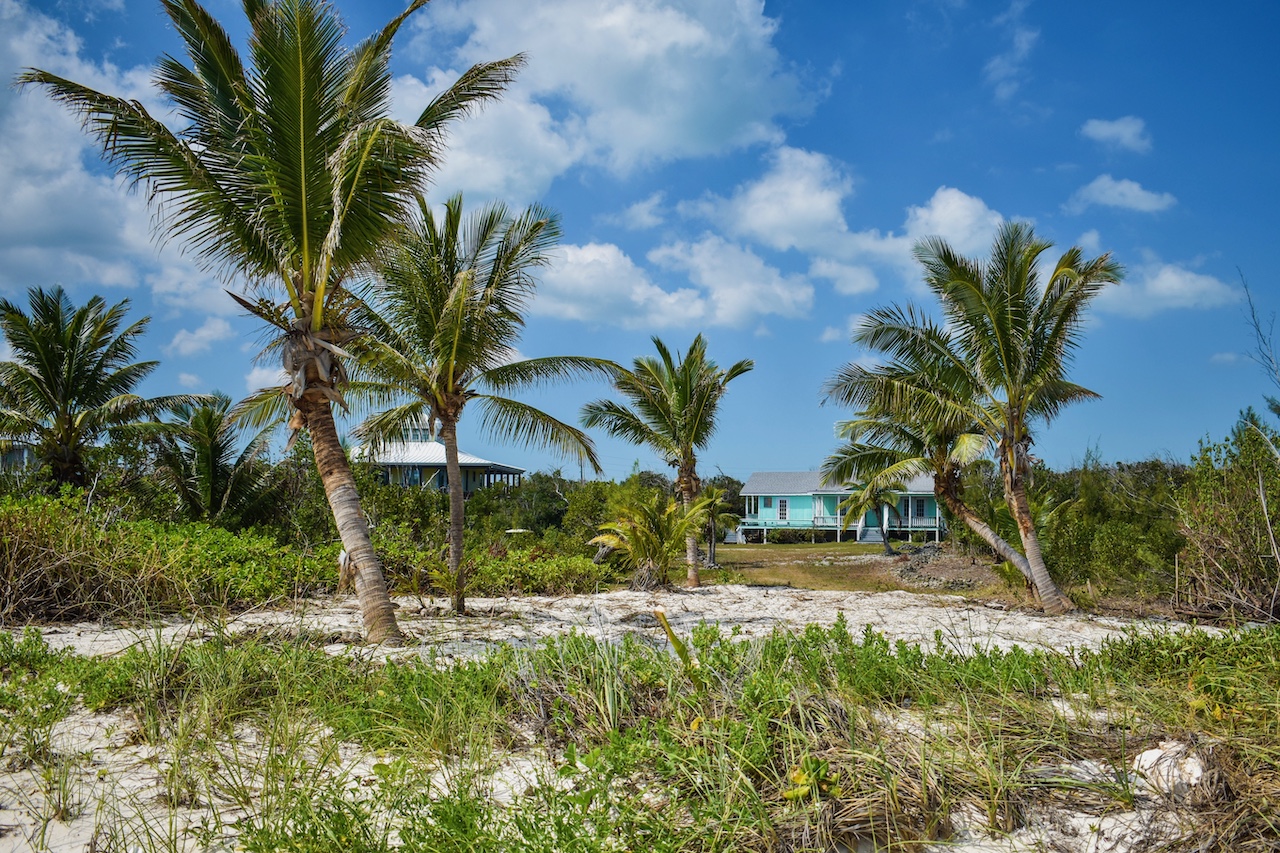 beachfront-acreage-with-dock-black-sound-green-turtle-cay-abaco-13