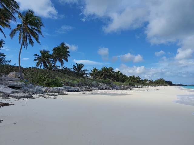 /listing-commercial-lot-7151-bsd-10e-45315.html from Coldwell Banker Bahamas Real Estate