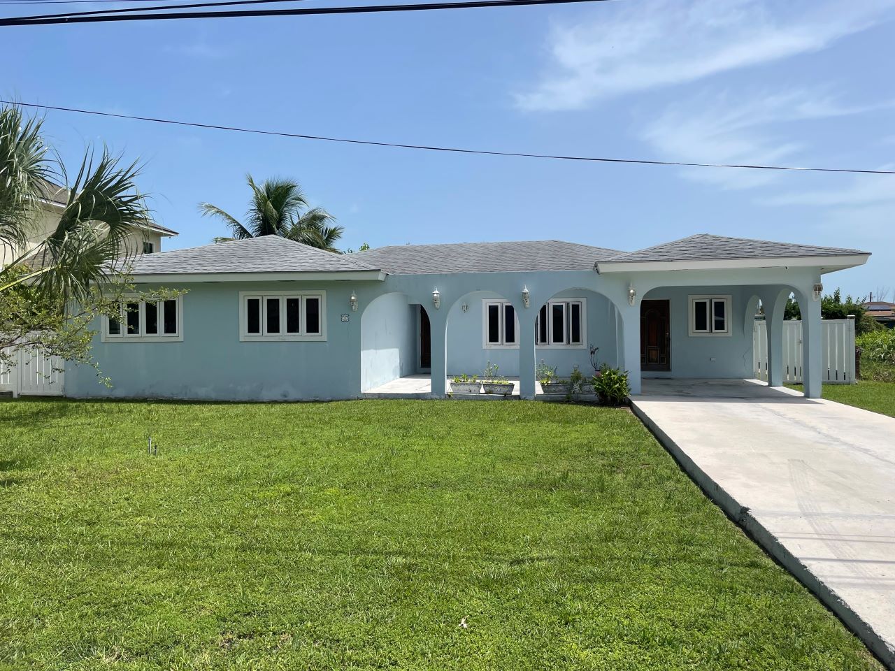 /listing-nassau-canal-front-home-for-sale-47804.html from Coldwell Banker Bahamas Real Estate