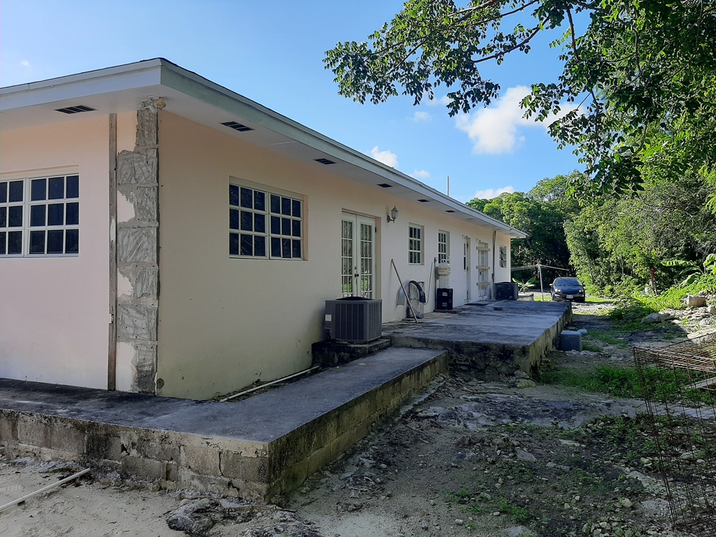 /listing-duplex-off-blvd-road-51663.html from Coldwell Banker Bahamas Real Estate