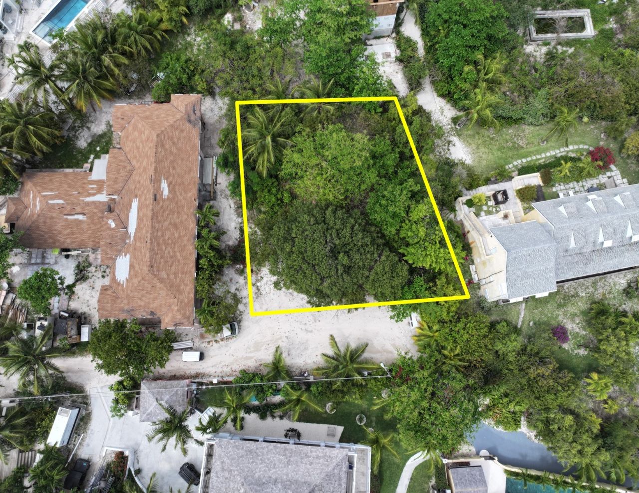 /listing-harbour-island-lot-68374.html from Coldwell Banker Bahamas Real Estate