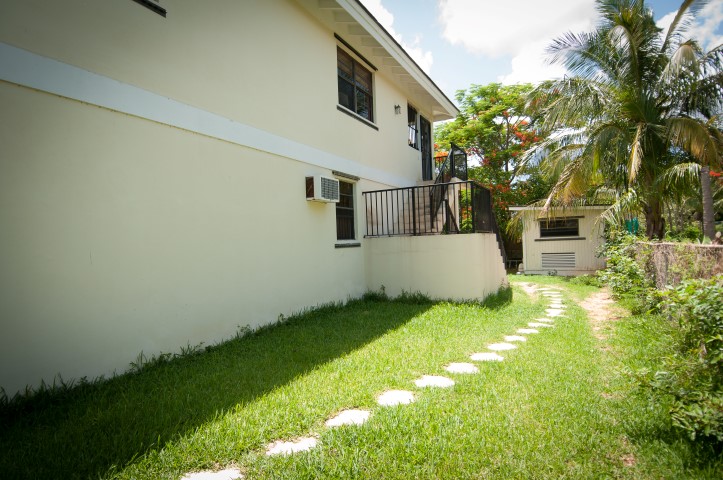 /listing-4-starlight-drive-9850.html from Coldwell Banker Bahamas Real Estate