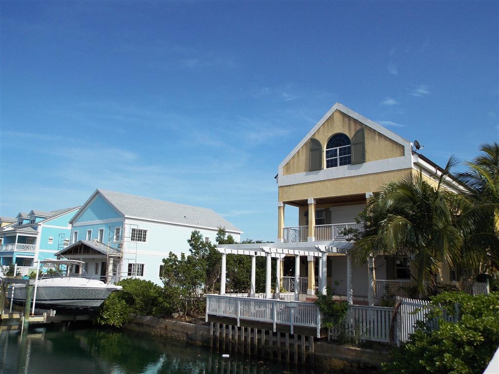/listing-rented-sandyport-drive-9852.html from Coldwell Banker Bahamas Real Estate