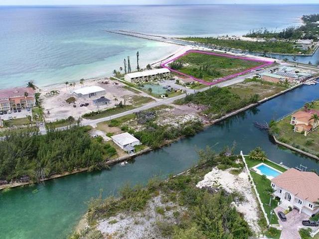 /listing-lots-acreage-in-bahama-terrace-yacht-country-club-41184.html from Coldwell Banker Bahamas Real Estate