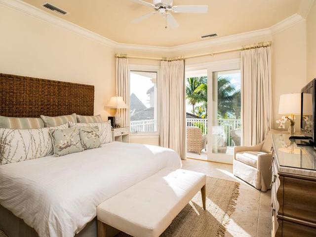 /listing-condo-in-emerald-bay-36435.html from Coldwell Banker Bahamas Real Estate
