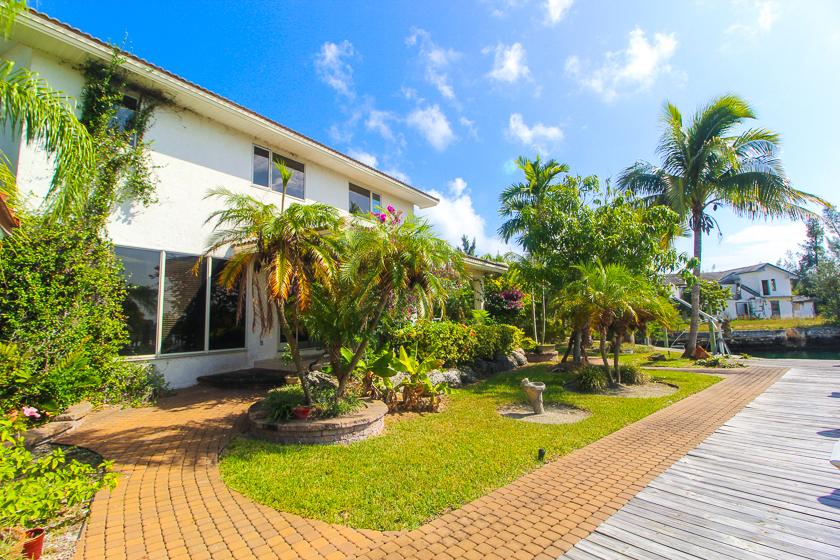 /listing-single-family-home-in-bahama-reef-yacht-country-club-39963.html from Coldwell Banker Bahamas Real Estate