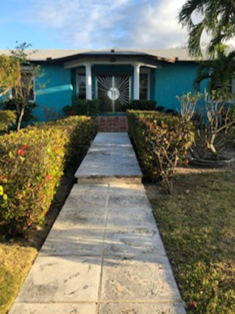 /listing-single-family-home-in-skyline-43402.html from Coldwell Banker Bahamas Real Estate