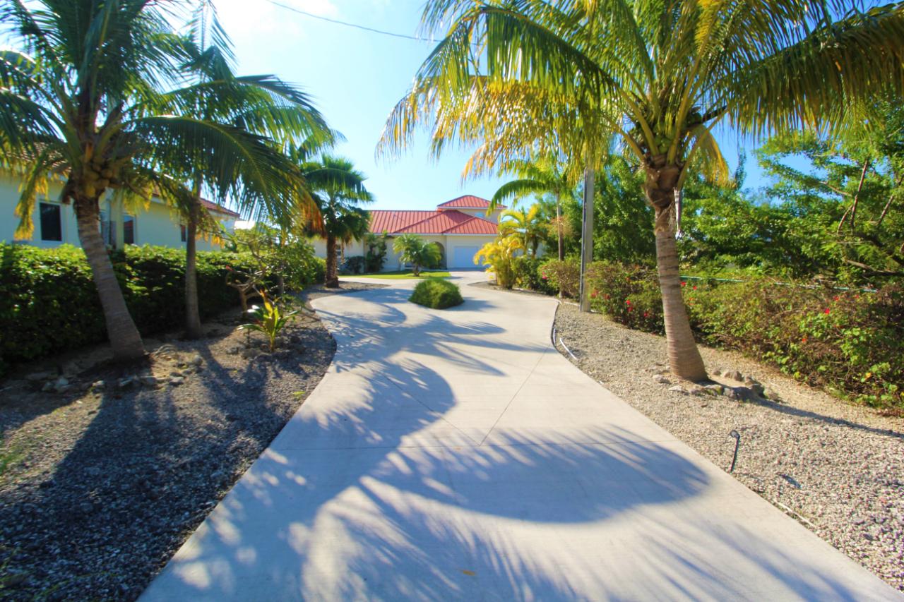 /listing-single-family-home-in-bahamia-41760.html from Coldwell Banker Bahamas Real Estate