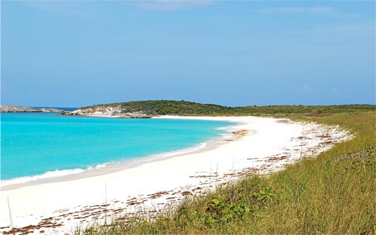 /listing-lots-acreage-in-rum-cay-41920.html from Coldwell Banker Bahamas Real Estate