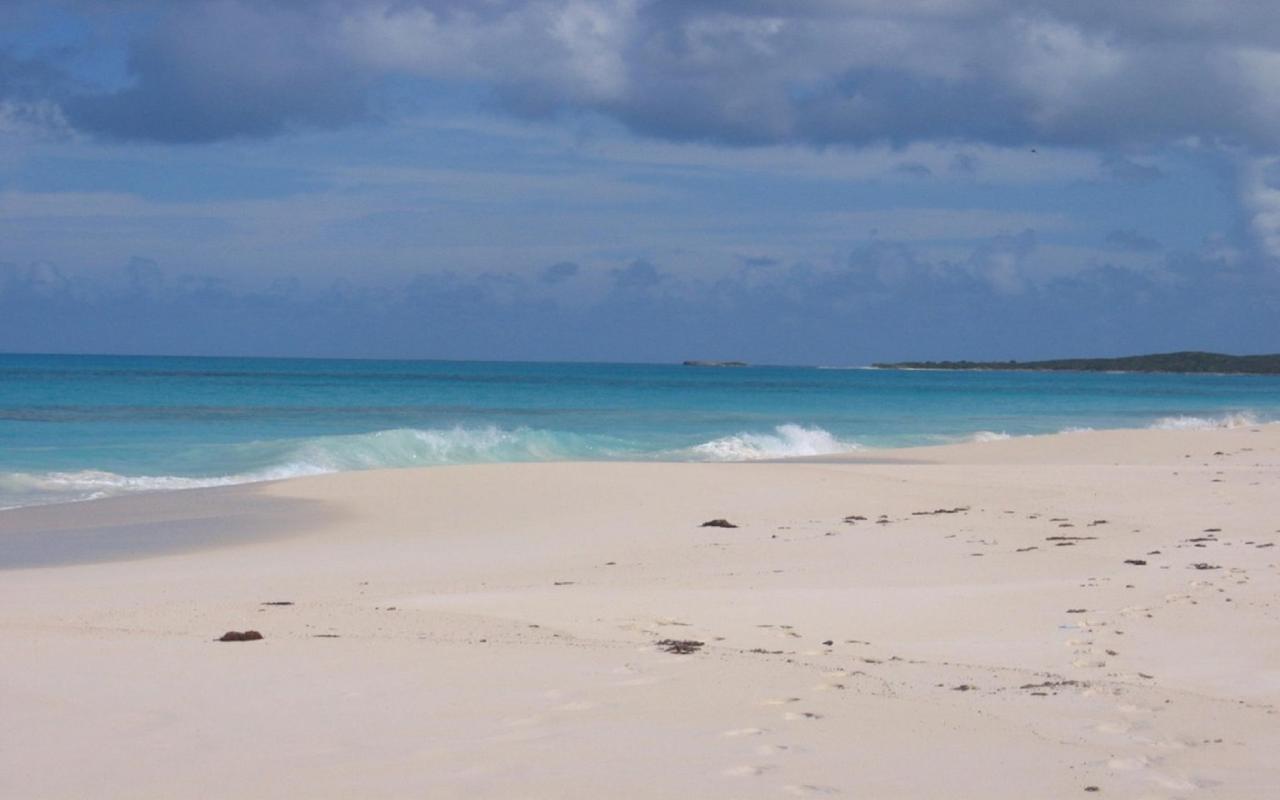 /listing-lots-acreage-in-rum-cay-40137.html from Coldwell Banker Bahamas Real Estate