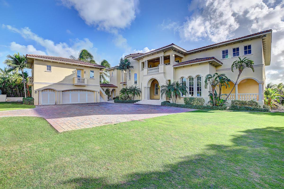 /listing-single-family-home-in-paradise-island-43635.html from Coldwell Banker Bahamas Real Estate