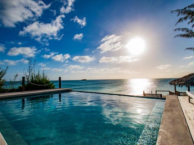 /listing-single-family-home-in-savannah-sound-70463.html from Coldwell Banker Bahamas Real Estate
