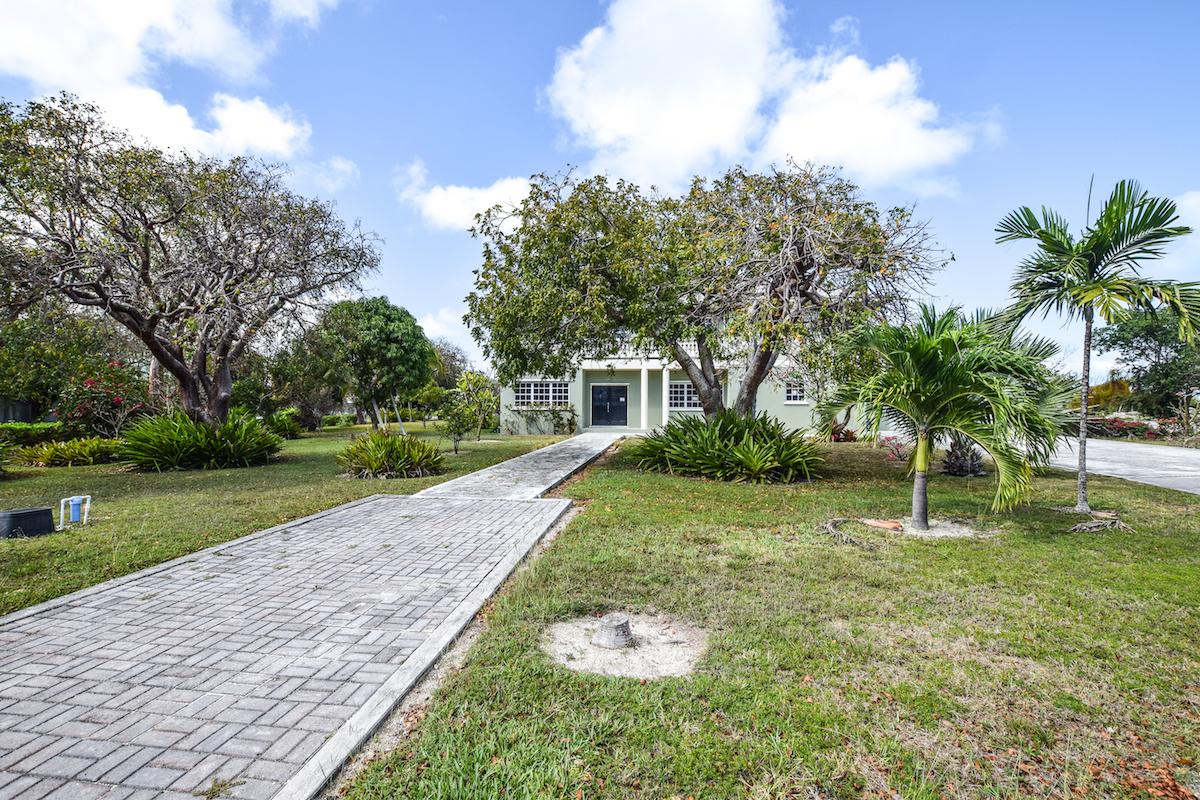 /listing-single-family-home-in-yamacraw-42205.html from Coldwell Banker Bahamas Real Estate