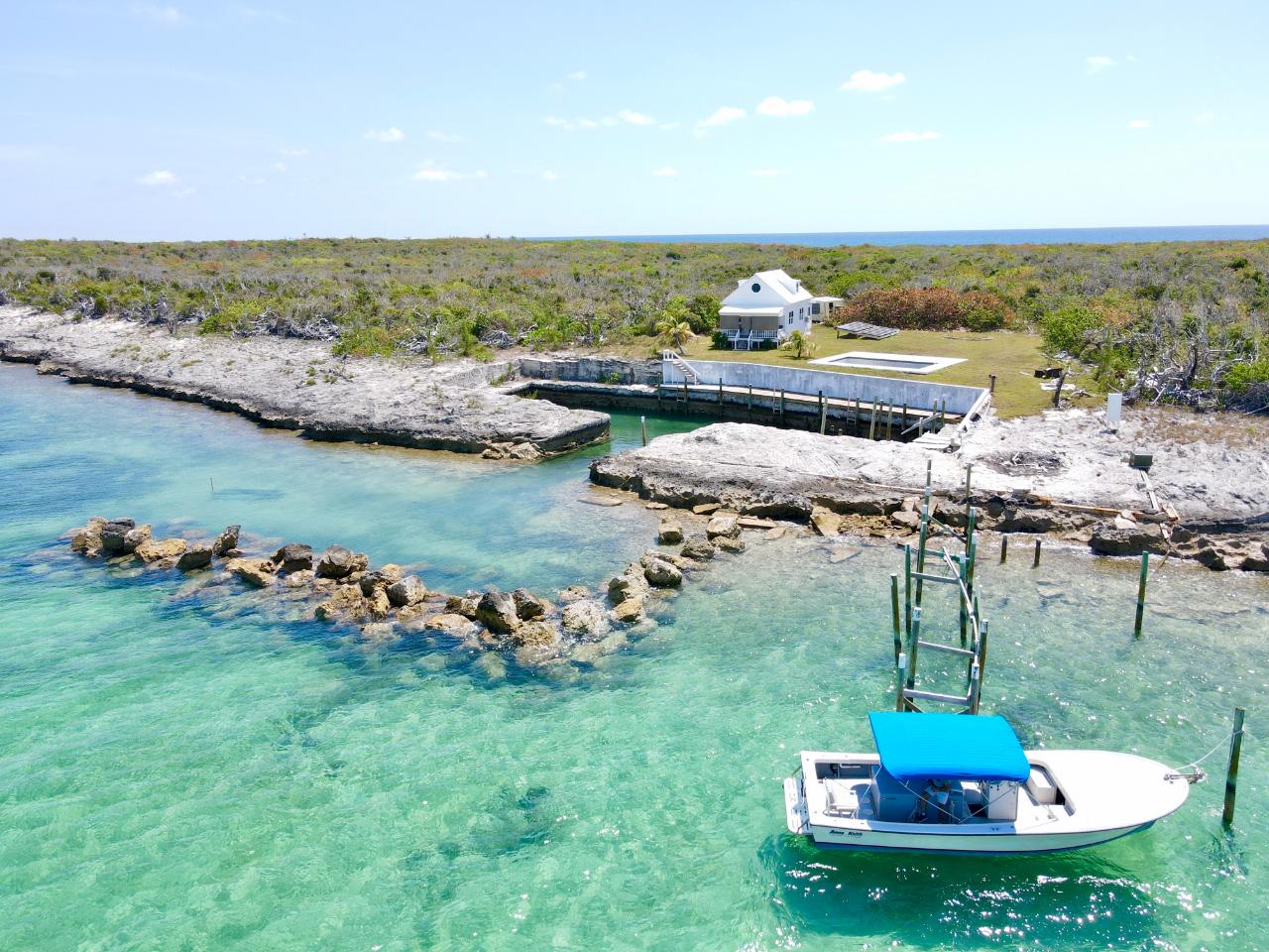 /listing-single-family-home-in-tilloo-cay-73312.html from Coldwell Banker Bahamas Real Estate