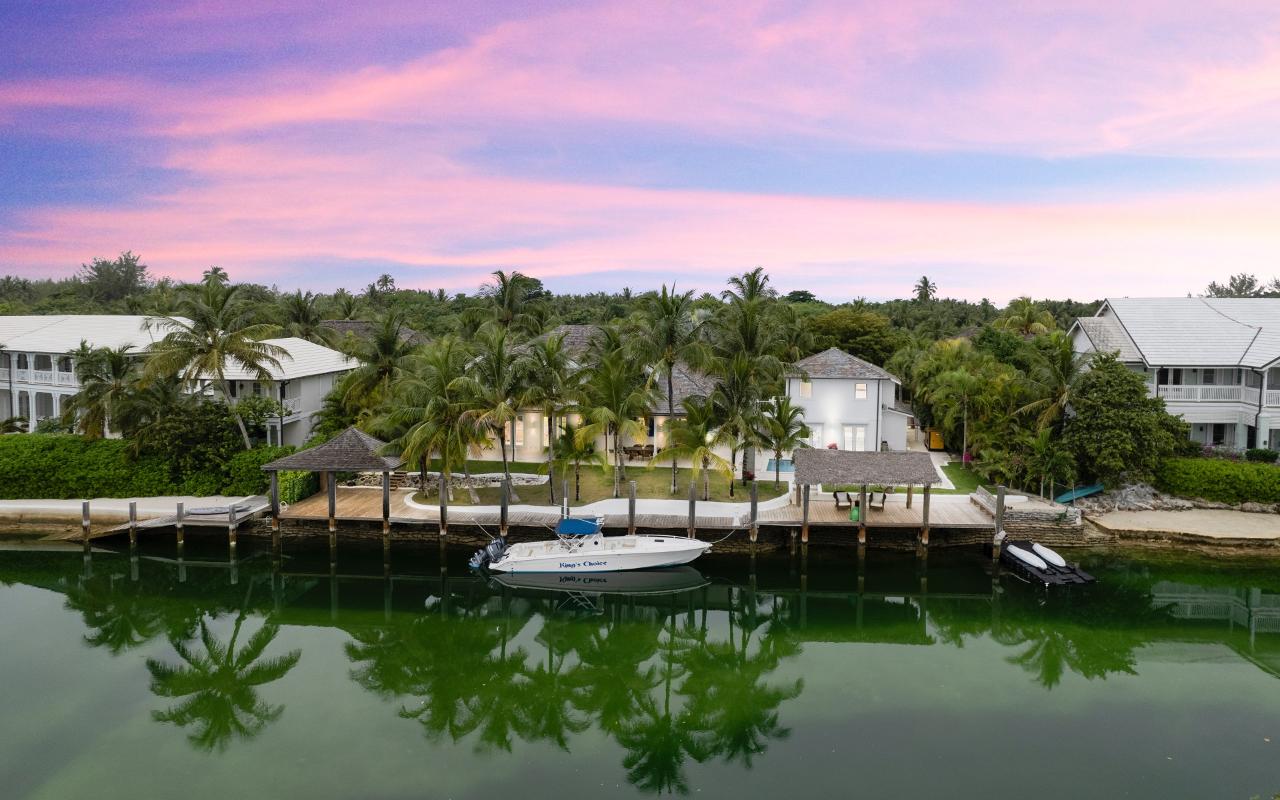 /listing-single-family-home-in-old-fort-bay-45382.html from Coldwell Banker Bahamas Real Estate