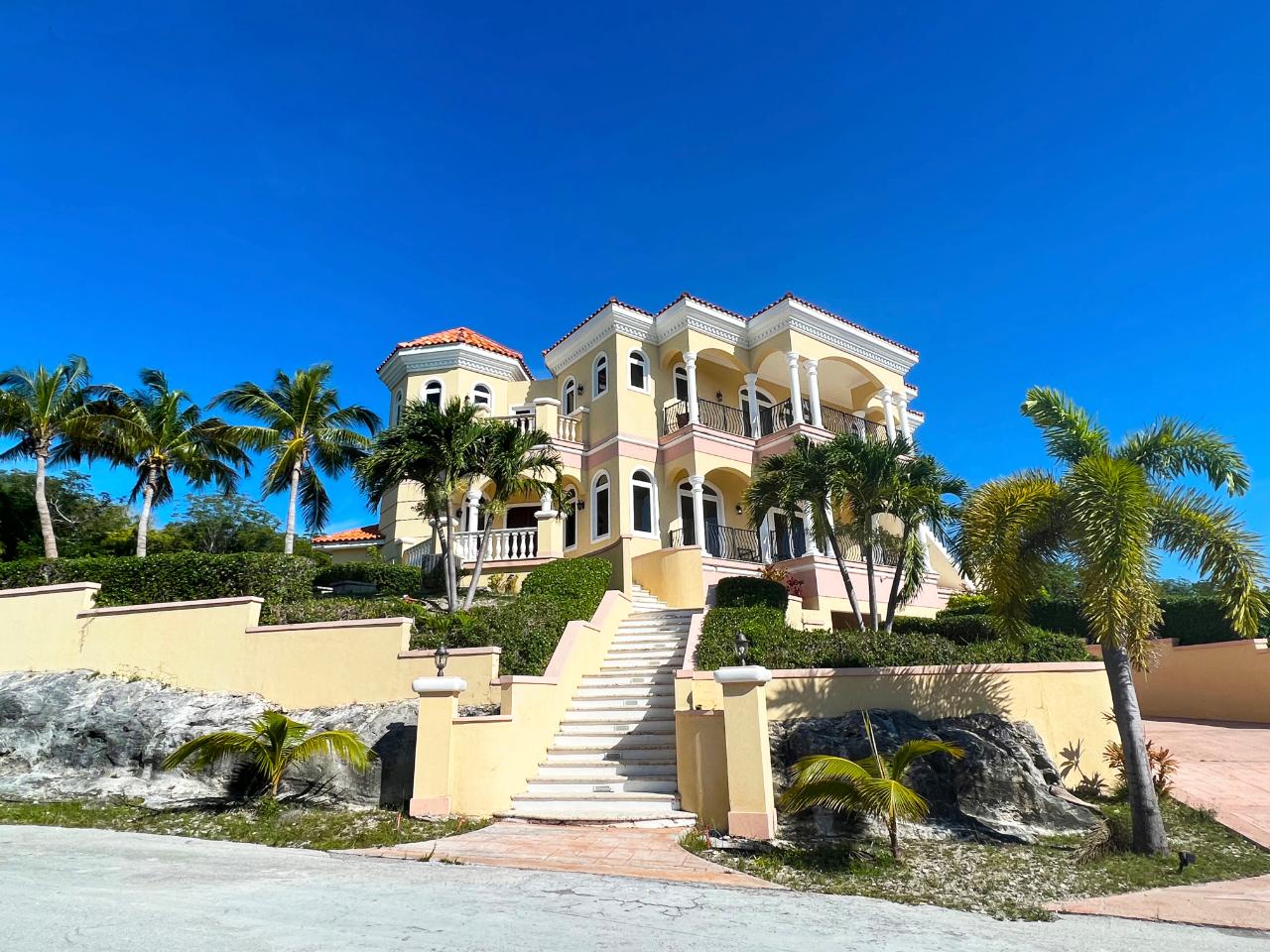 /listing-single-family-home-in-jimmy-hill-42505.html from Coldwell Banker Bahamas Real Estate