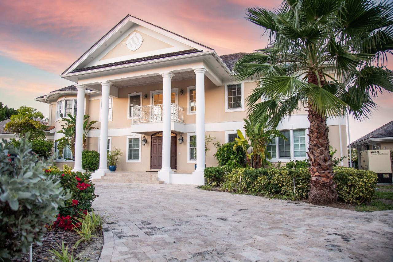 /listing-single-family-home-in-paradise-island-45370.html from Coldwell Banker Bahamas Real Estate