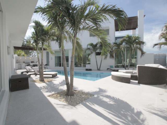 /listing-single-family-home-in-jimmy-hill-44769.html from Coldwell Banker Bahamas Real Estate
