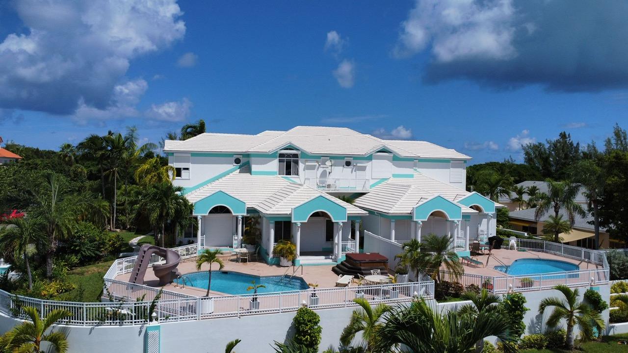 /listing-full-duplex-in-paradise-island-44042.html from Coldwell Banker Bahamas Real Estate
